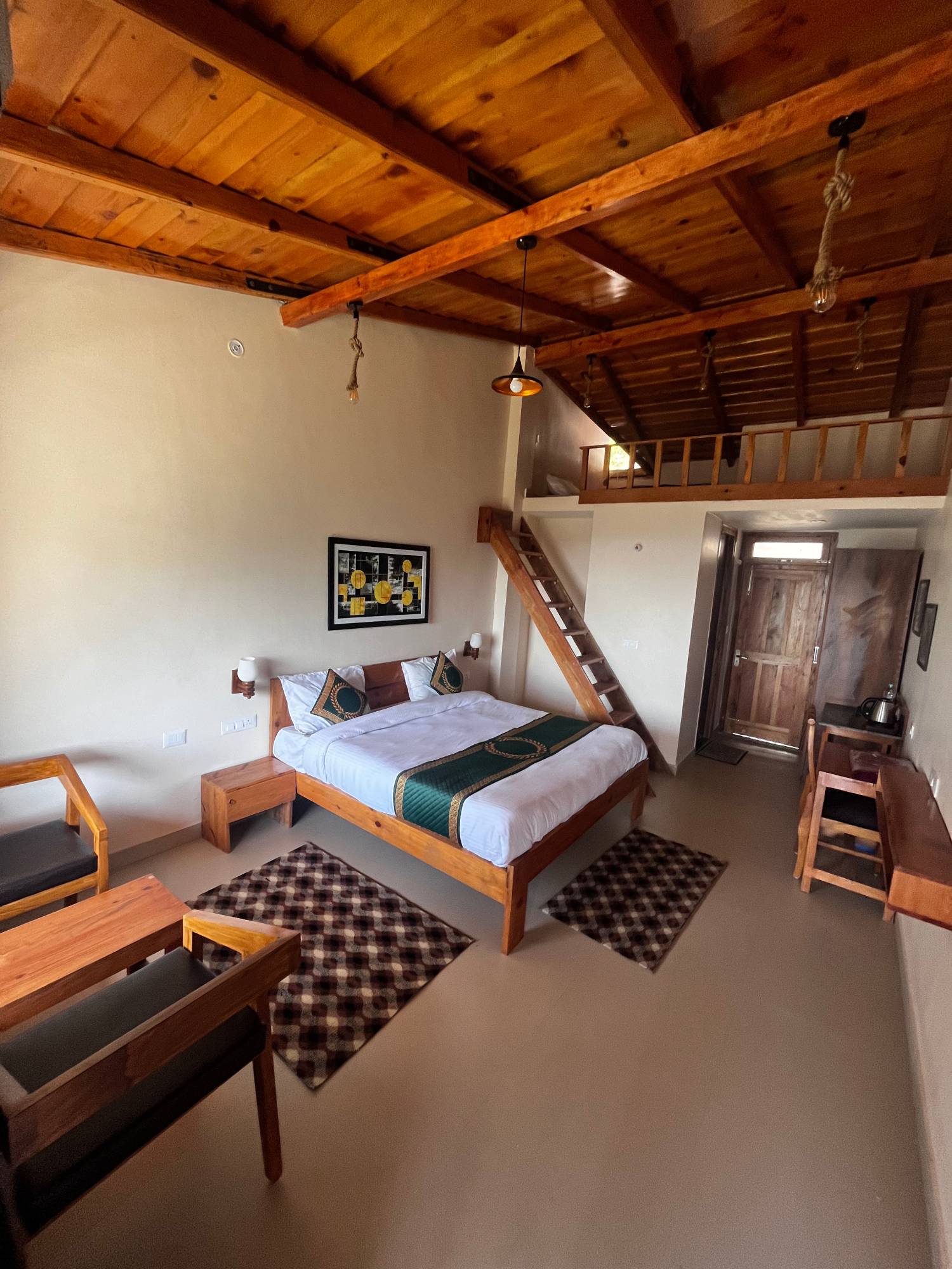best homestay in mukteshwar for family